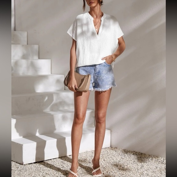 CHICBOMB Tops - RESORT WHITE V NECK TOP